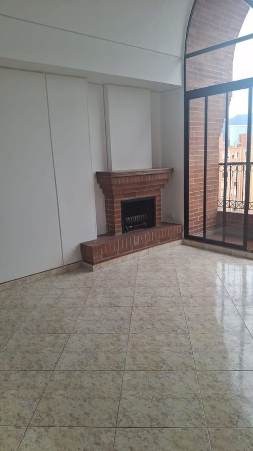 Apartamento de 3 alcobas en venta en Ciudad Salitre Oriental, Bogotá, 110 m² · foto 2 de 23