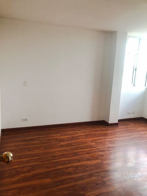 Apartamento de 3 alcobas en venta en Quinta Paredes, Bogotá, 78 m² · foto 5 de 9