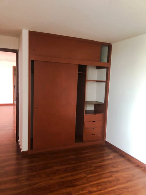 Apartamento de 3 alcobas en venta en Quinta Paredes, Bogotá, 78 m² · foto 8 de 9