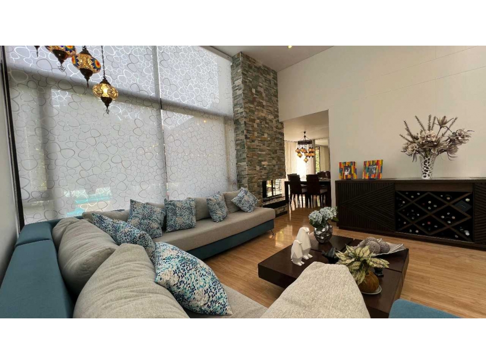 Casa en venta en Camino De Arrayanes, Bogotá · foto 2 de 24