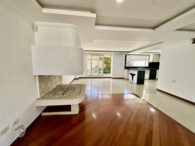 Casa de 4 alcobas en arriendo en Fredonia, Chía, 239 m² · foto 3 de 24