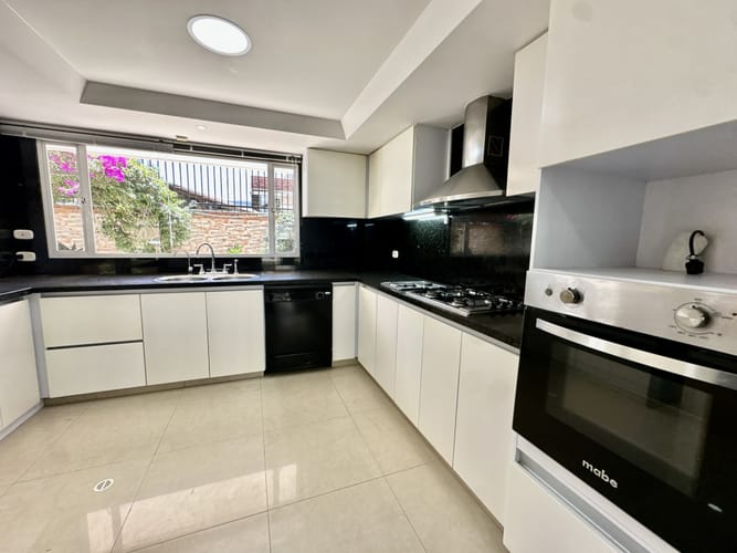 Casa de 4 alcobas en arriendo en Fredonia, Chía, 239 m² · foto 6 de 24