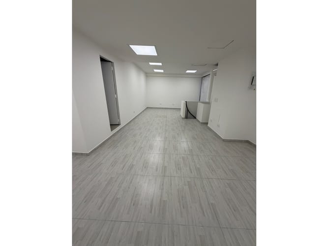 Local en arriendo en Noel, Medellín, 47 m² · foto 2 de 5