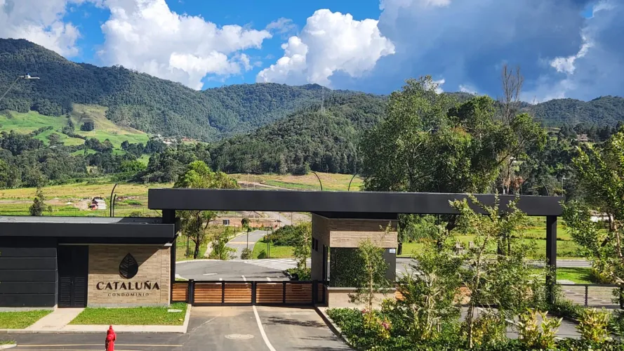 Lote en venta en El Tambo, La Ceja, 800 m² · foto 2 de 12
