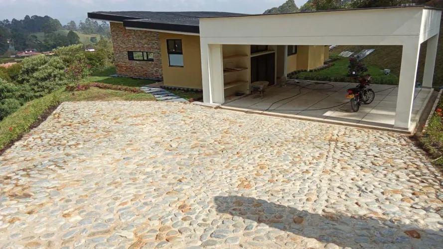 Finca en venta en El Carmen De Viboral, El Carmen de Viboral, 4440 m² · foto 9 de 17
