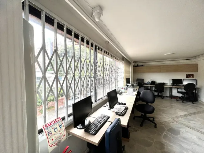 Apartamento de 4 alcobas en venta en Las Acacias, Medellín, 150 m² · foto 18 de 19