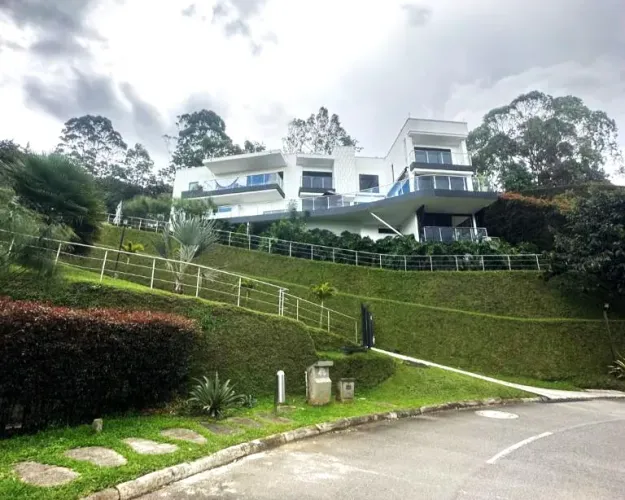 Casa de 5 alcobas en venta en Vía Las Palmas, Envigado, 1920 m² · foto 3 de 24