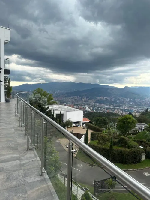 Casa de 5 alcobas en venta en Vía Las Palmas, Envigado, 1920 m² · foto 10 de 24