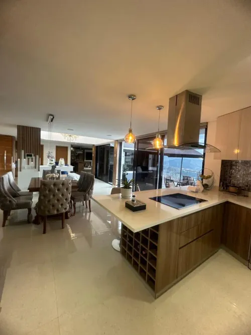 Casa de 5 alcobas en venta en Vía Las Palmas, Envigado, 1920 m² · foto 22 de 24