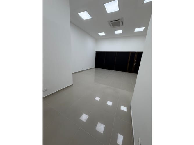 Oficina en arriendo en Noel, Medellín, 41 m² · foto 2 de 5