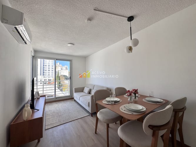 Alquiler apartamento amoblado 1 dormitorio + balcón + garage - Tres Cruces · Foto 3