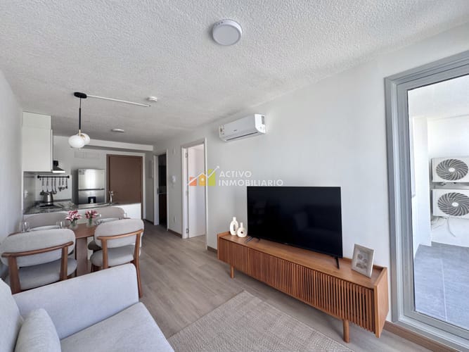Alquiler apartamento amoblado 1 dormitorio + balcón + garage - Tres Cruces · Foto 6