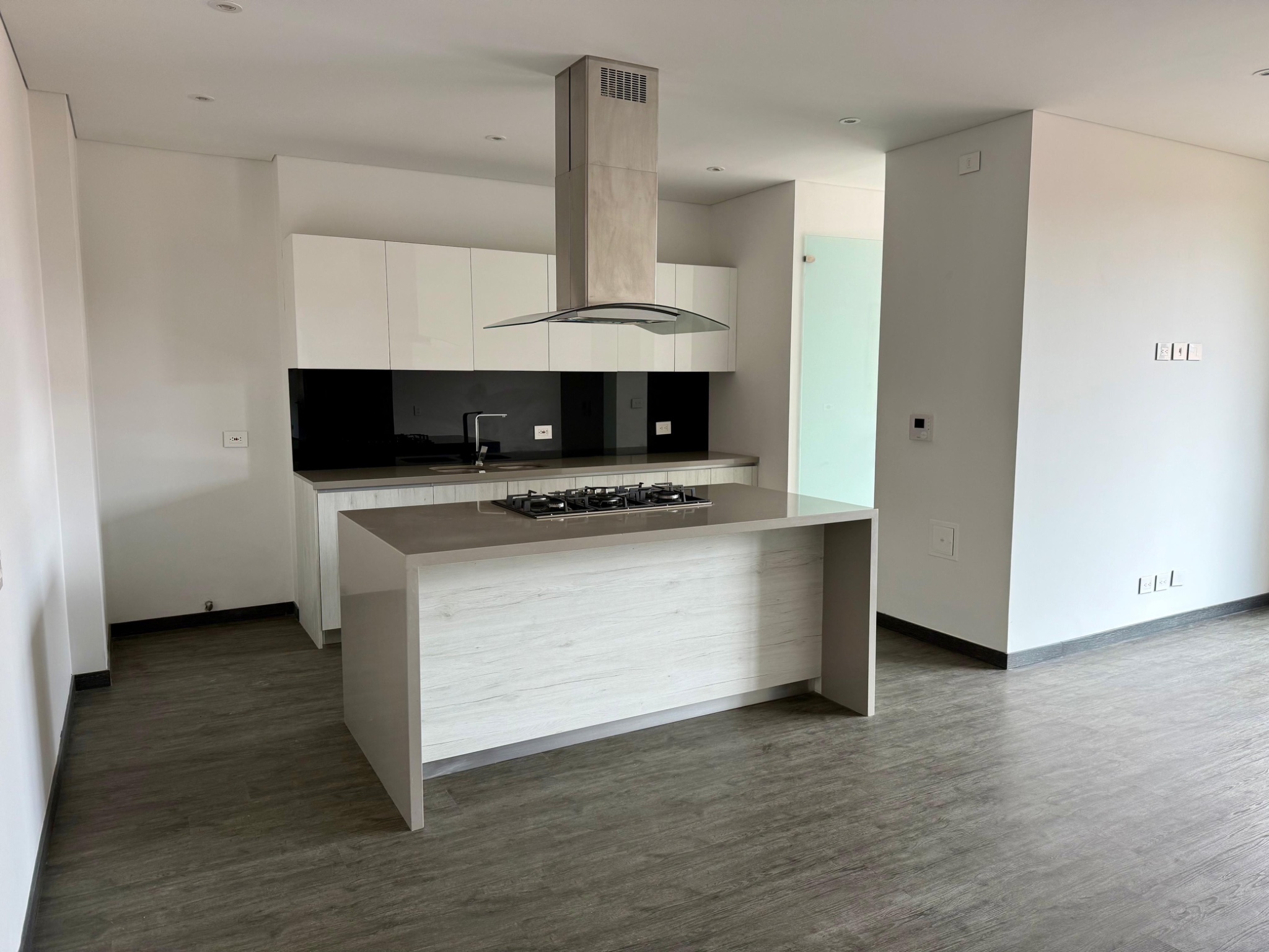 Apartamento en arriendo en La Carolina, Bogotá · foto 3 de 22