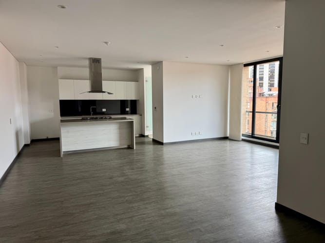 Apartamento de 3 alcobas en venta en La Carolina, Bogotá, 160 m² · foto 2 de 23