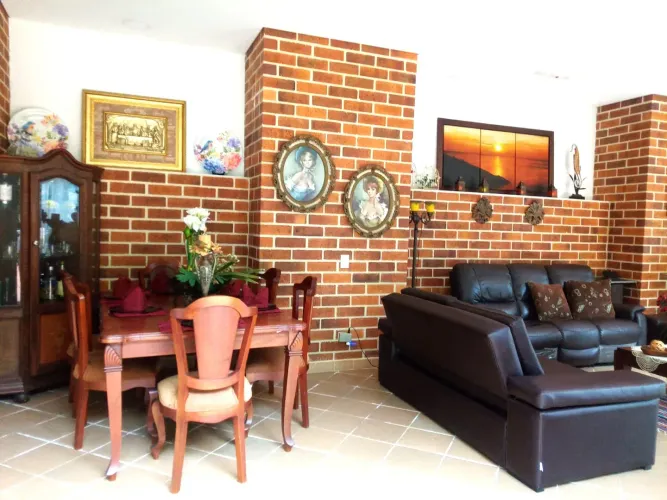 Casa de 6 alcobas en venta en Escobero, Envigado, 656 m² · foto 4 de 24