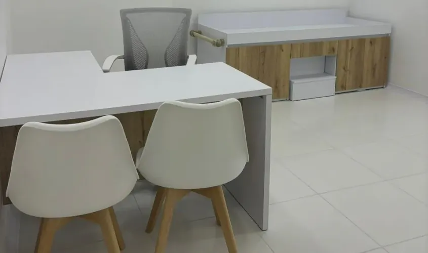 Consultorio en arriendo en Los Colores, Medellín, 12 m² · foto 4 de 24