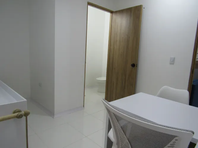 Consultorio en arriendo en Los Colores, Medellín, 12 m² · foto 15 de 24