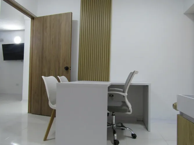 Consultorio en arriendo en Los Colores, Medellín, 12 m² · foto 16 de 24
