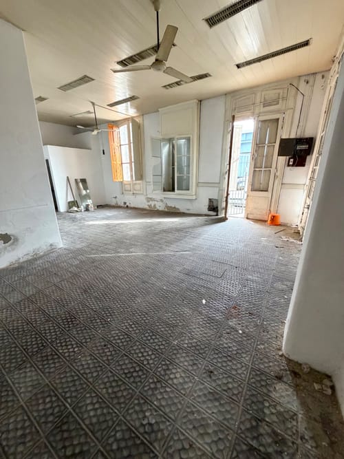 Alquilo excelente local esquina próximo al Palacio Legislativo de 50m2 · Foto 2