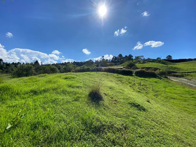 Lote en venta en El Zango, Guarne, 1663 m² · foto 4 de 11