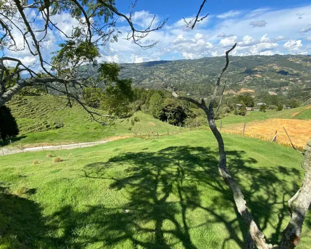 Lote en venta en El Zango, Guarne, 1663 m² · foto 7 de 11