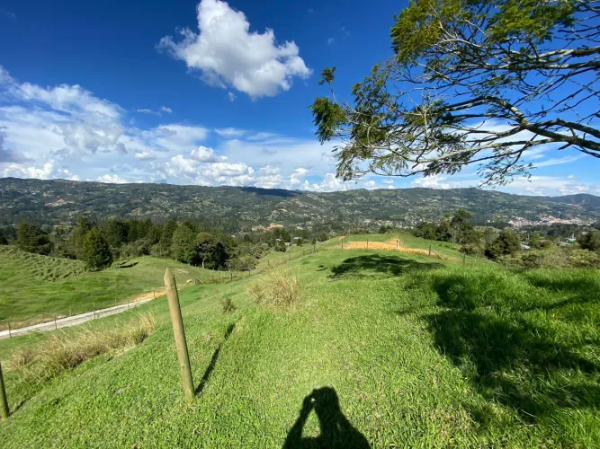 Lote en venta en El Zango, Guarne, 1663 m² · foto 10 de 11