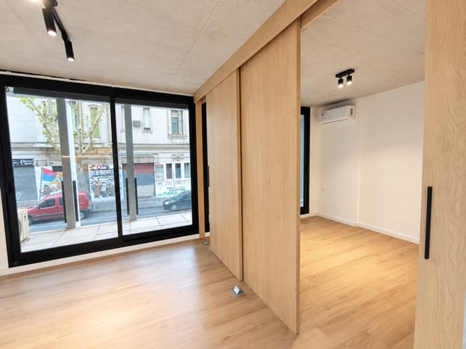 Alquiler Apartamento De 1 Dormitorio Con Balcón Al Frente En Centro · Foto 3