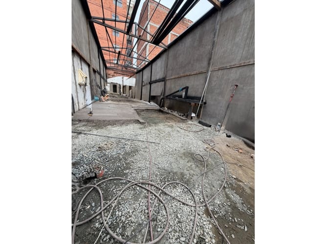Bodega en arriendo en Zona Centro, Envigado, 210 m² · foto 2 de 7
