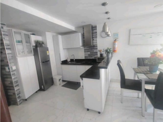 Apartamento de 1 alcoba en venta en El Laguito, Cartagena, 53 m² · foto 9 de 18