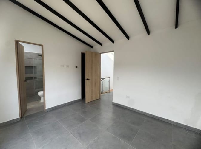 Casa de 3 alcobas en venta en La Ceja, 127 m² · foto 8 de 23