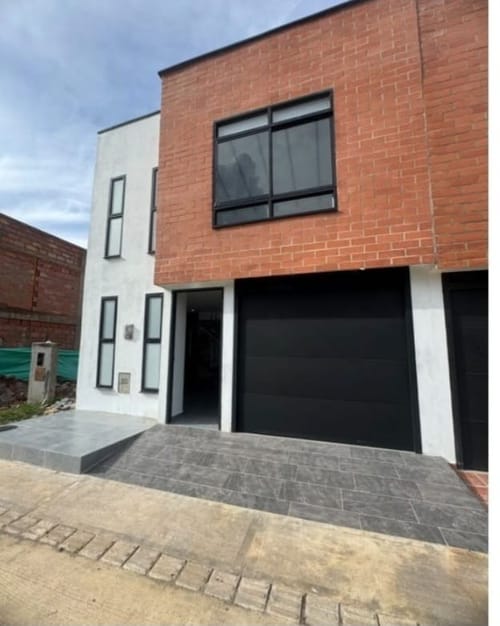 Casa de 3 alcobas en venta en La Ceja, 127 m² · foto 3 de 23