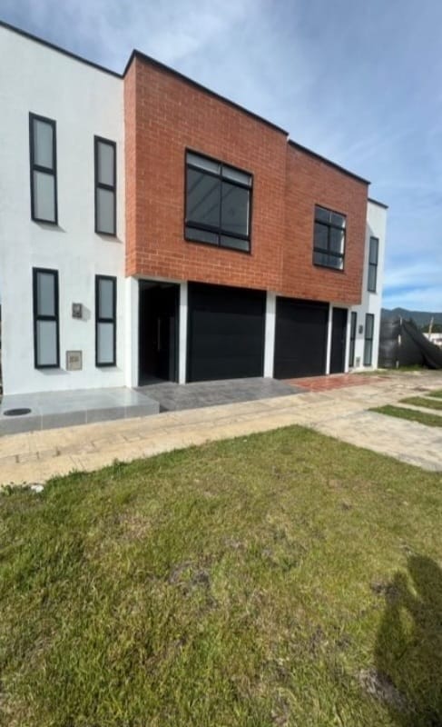 Casa de 3 alcobas en venta en La Ceja, 127 m² · foto 16 de 23