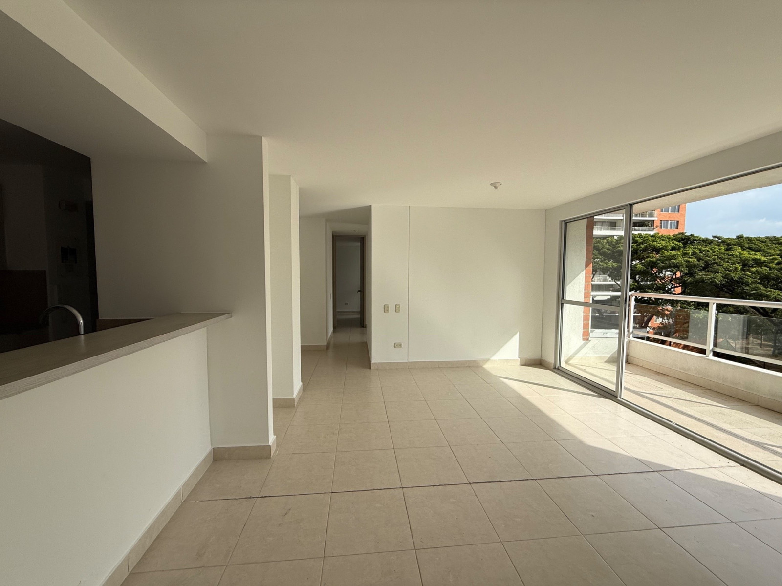 Apartamento en venta en Valle Del Lili, Cali · foto 3 de 21