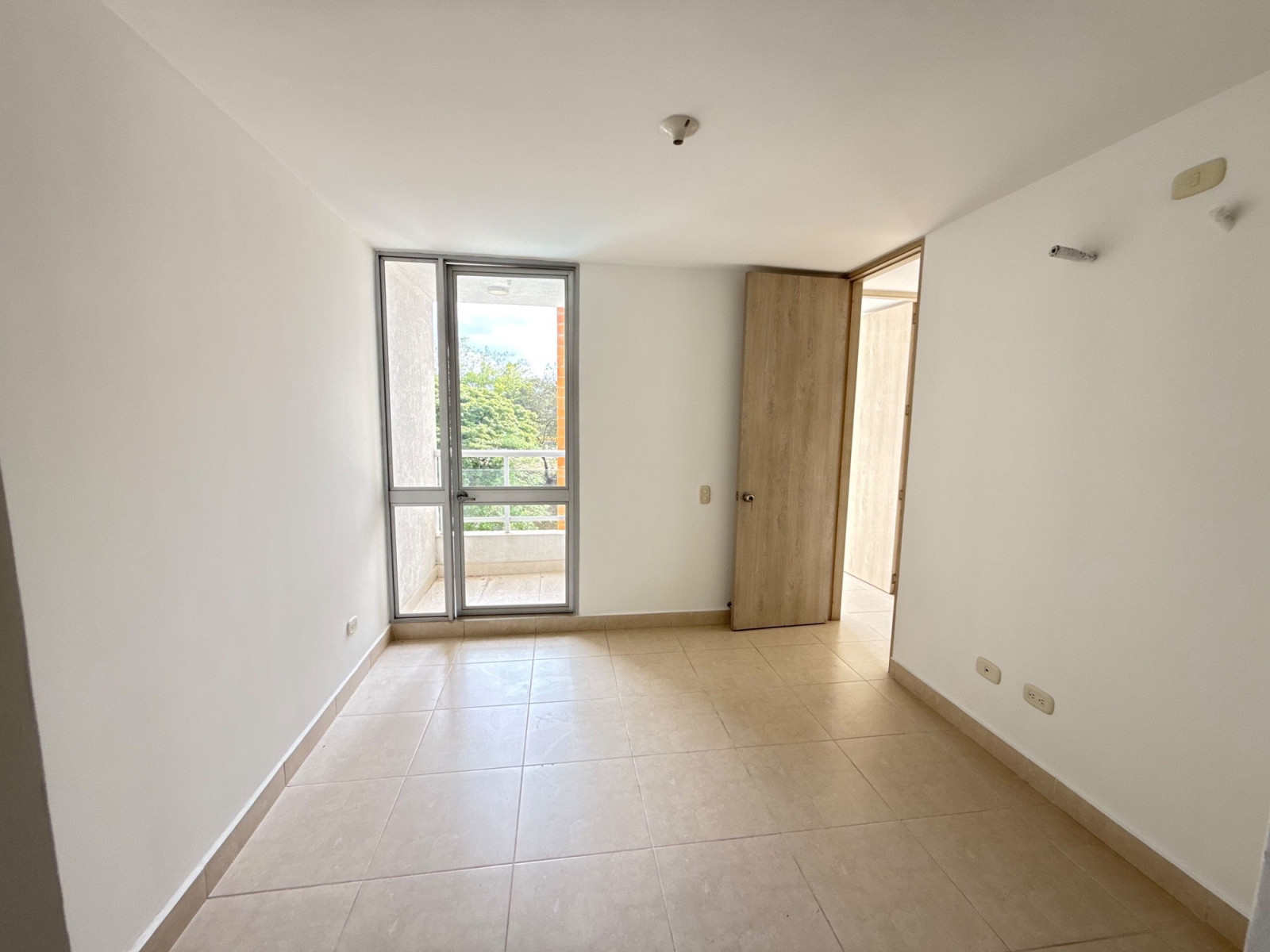 Apartamento en venta en Valle Del Lili, Cali · foto 8 de 21