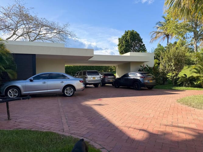 Casa de 5 alcobas en venta en Picaleña Y Mirolindo, Ibagué, 1000 m² · foto 14 de 15