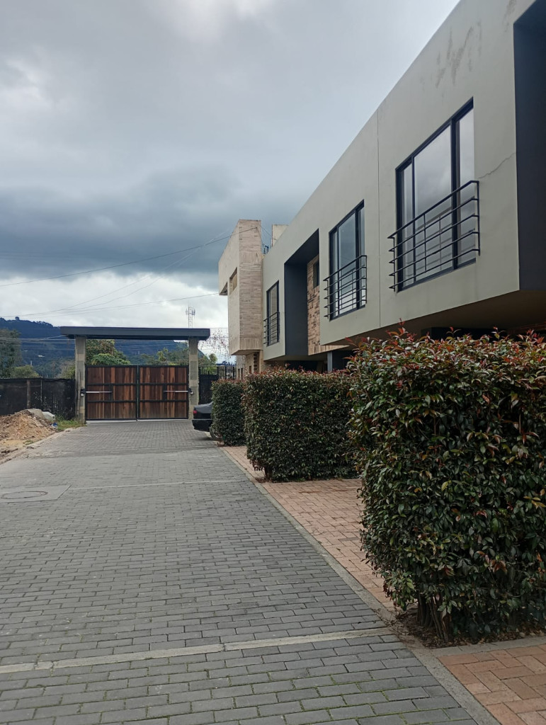Casa en venta en Chuntame, Cajicá · foto 2 de 21