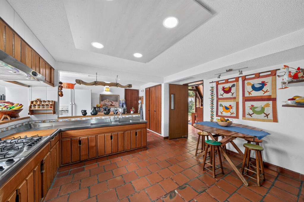 Casa en venta en Santa Barbara, Bogotá · foto 8 de 19