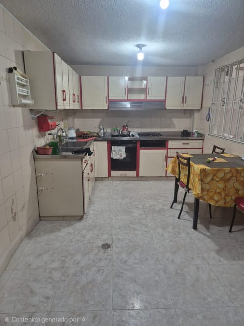 Casa de 4 alcobas en venta en Bolivia, Bogotá, 358 m² · foto 8 de 15