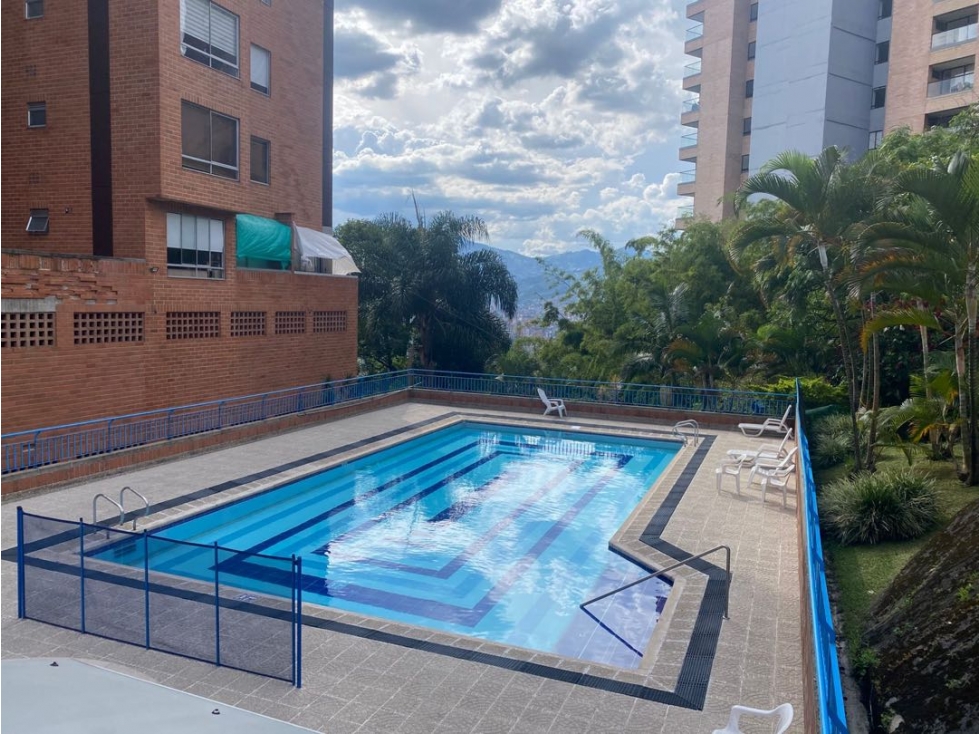 Apartamento en venta en Loma Del Indio, Medellín · foto 2 de 15