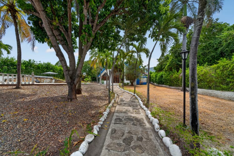 Casa de 4 alcobas en venta en Ricaurte, Ricaurte, 294 m² · foto 2 de 24