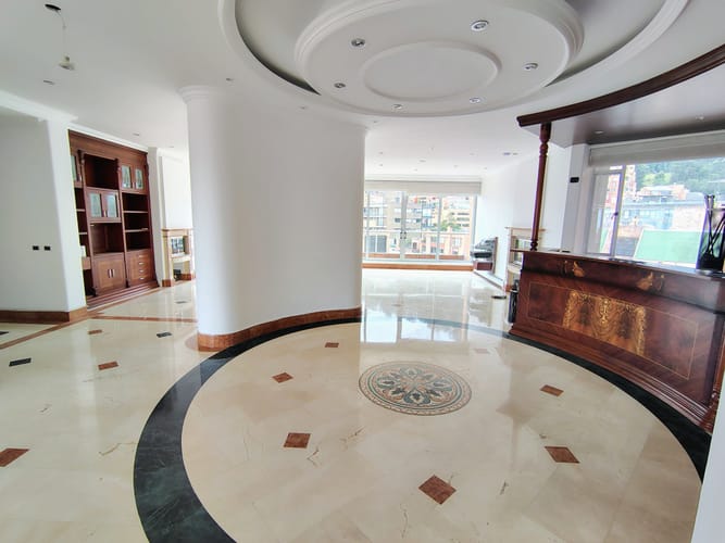 Apartamento en venta en Los Rosales, Bogotá · foto 3 de 24