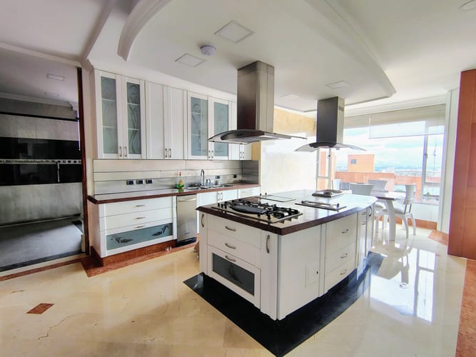 Apartamento en venta en Los Rosales, Bogotá · foto 9 de 24