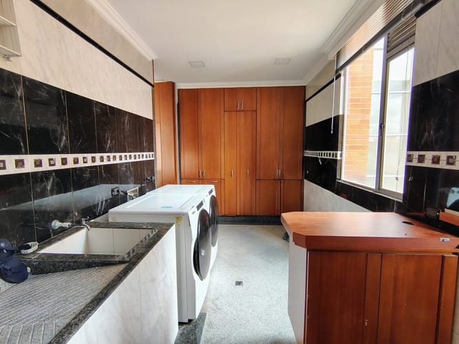 Apartamento en venta en Los Rosales, Bogotá · foto 11 de 24