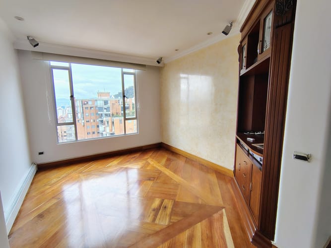 Apartamento en venta en Los Rosales, Bogotá · foto 14 de 24