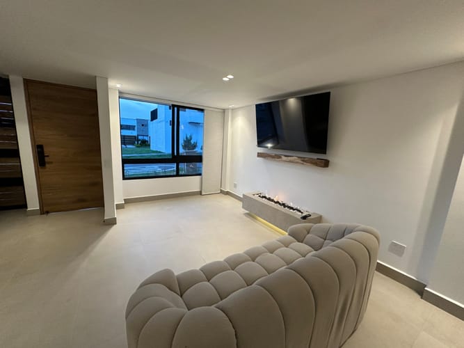 Casa de 3 alcobas en venta en Llano Grande, Rionegro, 170 m² · foto 2 de 24