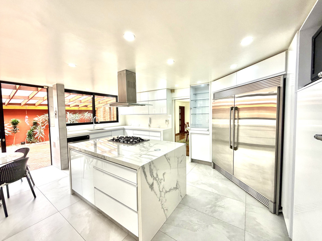 Casa en venta en San Jose De Bavaria, Bogotá · foto 3 de 24