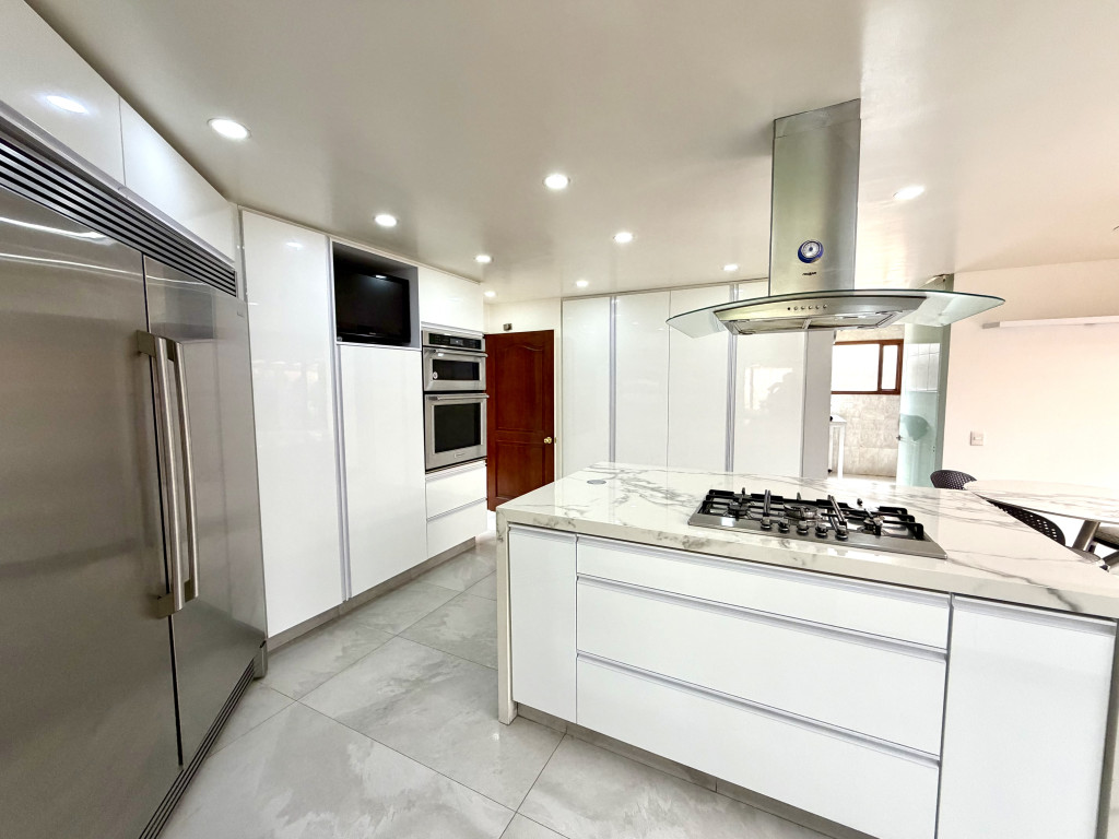 Casa en venta en San Jose De Bavaria, Bogotá · foto 4 de 24
