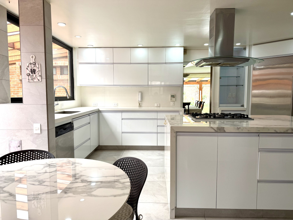 Casa en venta en San Jose De Bavaria, Bogotá · foto 5 de 24