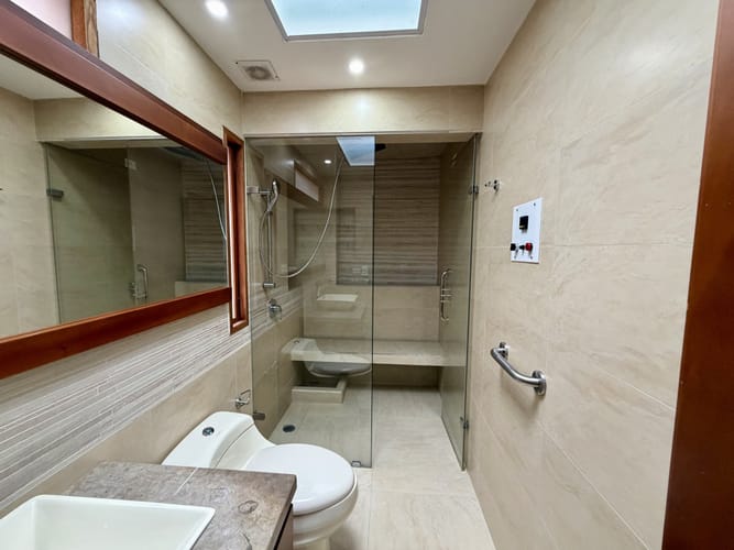 Casa en venta en San Jose De Bavaria, Bogotá · foto 8 de 24