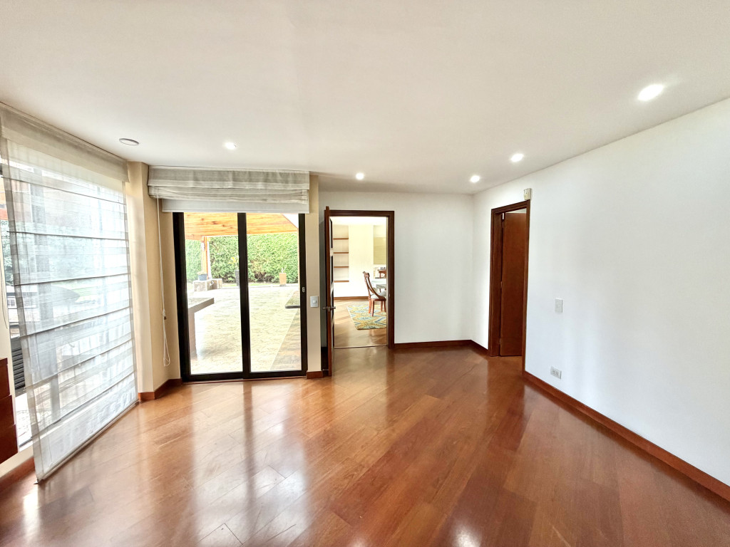 Casa en venta en San Jose De Bavaria, Bogotá · foto 9 de 24